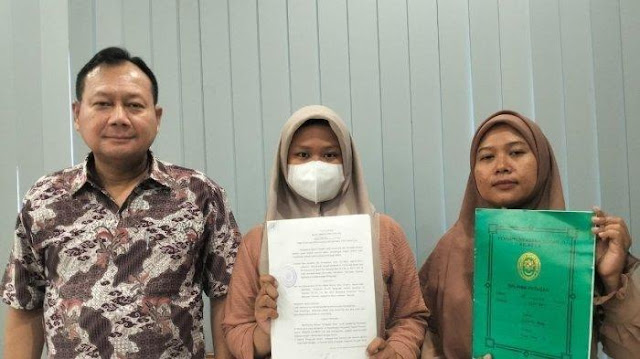 Sosok IV, Anak di Sidoarjo Laporkan Ayah Kandung karena Tak Beri Nafkah, Jual Gorengan untuk Sekolah