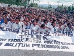 Bubarkan Massa Aksi Pelajar Penolak MBG di Papua dengan Kekerasan, Polisi Dikritik Berlebihan