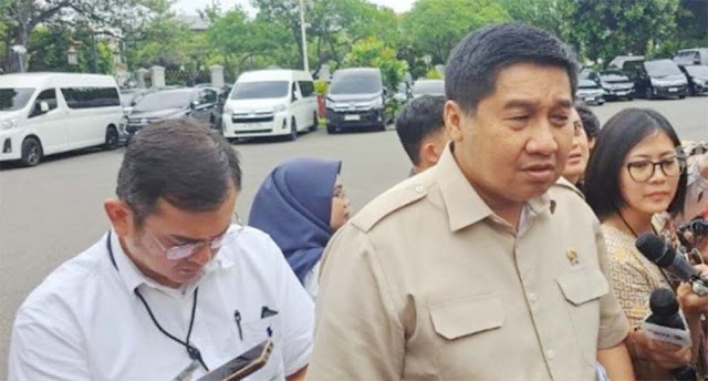 Usai Lapor Prabowo, Menteri Ara Larang Pemasangan Pagar Rumah Eksklusif di PIK