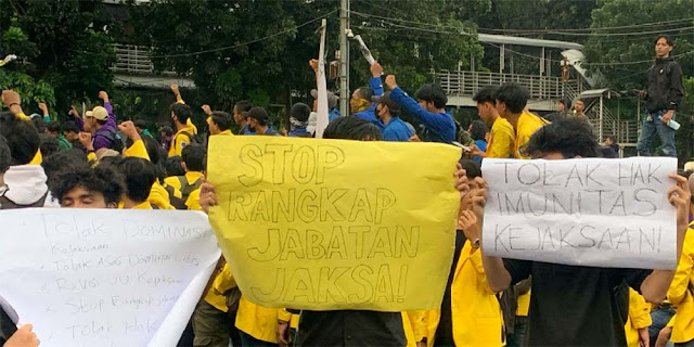 Dalam Demo Indonesia Gelap, Mahasiswa Juga Tolak Imunitas Kejaksaan