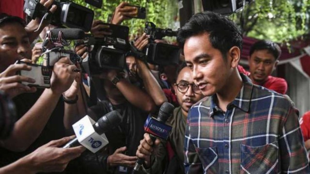 Jawaban Tak Nyambung, Ekspresi Gibran Saat Diwawancara Jadi Walkot Solo Disorot: Kelihatan Ngantuk!