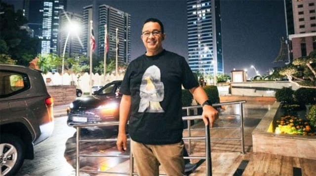 Tiba di Qatar, Kaos Anies Baswedan Bikin Salfok: Penuh Makna