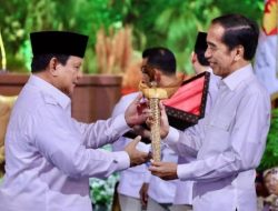 Prabowo Tak Ingin Berpisah dari Jokowi, Analis: Saling Lindung Antar Presiden, Ada Apa?