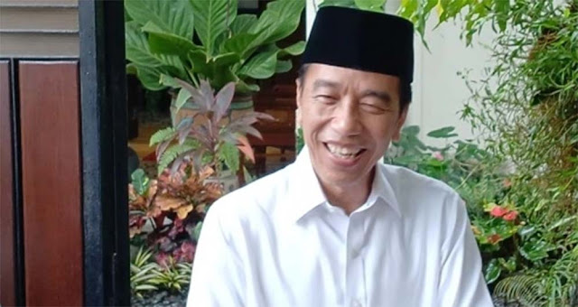 Kembali Difitnah Soal Kirim Utusan ke PDIP, Jokowi: Diam dan Senyumin Aja