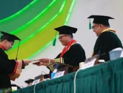 Lulus Sarjana Psikologi, Buya Yahya Ikut Wisuda di Unissula