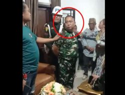 [VIDEO] Anggota TNI Penembak Mati 3 Polisi Lampung, Kopka Basarsyah Menyerahkan Diri ke Rumah Dandim Way Kanan