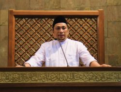 Menohok! Ceramah di Masjid UGM, Dosen Andalas Feri Amsari Singgung Negara Milik Keluarga