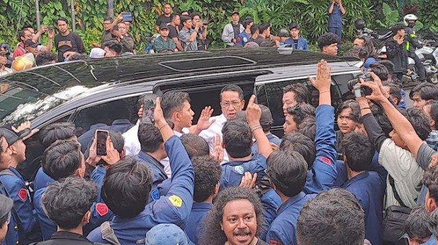 Dihadang Mahasiswa saat Demo RUU TNI, Menteri Hukum: Tuntutan Sudah Didengar Pemerintah-DPR