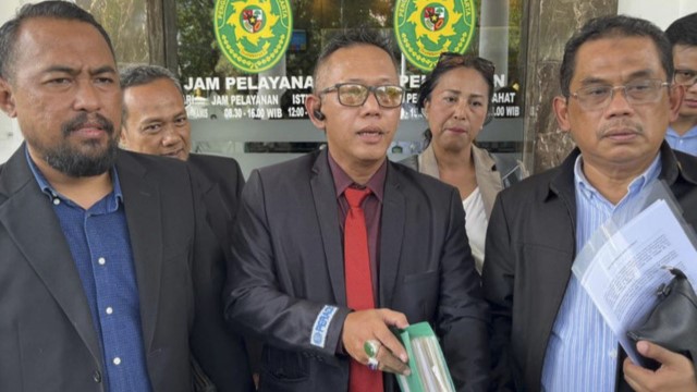 Mengejutkan! Pengacara Yang Gugat Ijazah Jokowi Kini Malah Dijadikan Tersangka Kasus Pemalsuan Dokumen