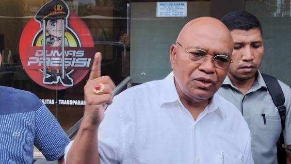 Petrus Selestinus: Sita Ijazah Jokowi untuk Kepentingan Umum dan Kepastian Hukum!