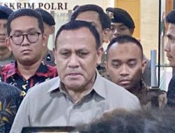 Reaksi Tak Terduga Firli Bahuri Dituduh Bocorkan OTT Hasto dan Harun Masiku