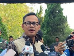 Wamendagri Contohkan Eropa: Orang Kerja di Partai Digaji Negara