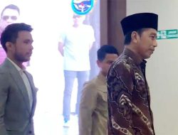 Tiba di Bareskrim Pori Terkait Ijazah Palsu, Jokowi Hanya Lempar Senyum kepada Awak Media
