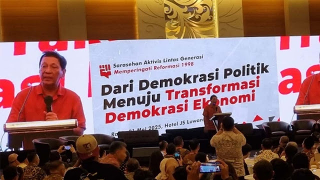 Hariman Siregar Senang Jokowi Nyalon Ketum PSI Dibanding di Balik Layar