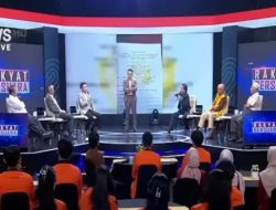Makin Seru! Roy Suryo Punya Bukti Laman UGM Terus Ralat Skripsi Jokowi, Ketahuan karena Bahasa Inggrisnya Belum Sempat Diubah