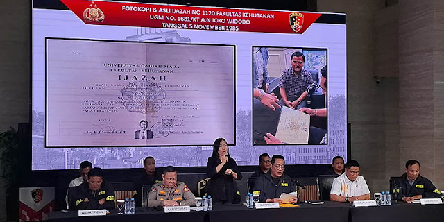 UGM Bisa Bubar Kalau Polisi Sebut Ijazah Jokowi Palsu