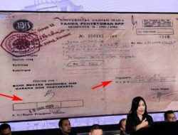 ANEH! Kasus Ijazah Jokowi Dihentikan, Pengamat Beberkan Kejanggalan Kwitansi SPP Jokowi di UGM