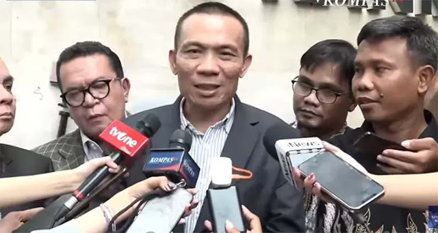 Dicecar 97 Pertanyaan Selama 7 Jam oleh Penyidik Polda Metro Jaya, Rismon Sianipar Didesak Polisi Buat Apa Teliti Ijazah Jokowi?