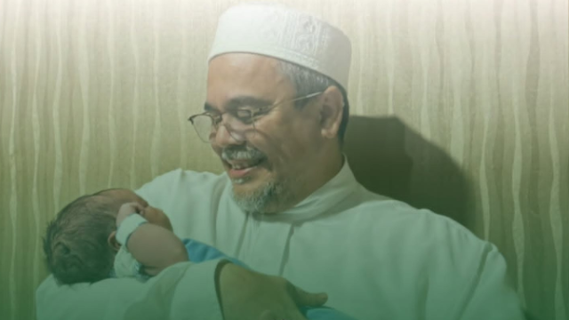 Habib Rizieq Kembali Jadi Ayah di Usia 59 Tahun, Umumkan Kelahiran Bayi Laki-laki dari Istri Muda