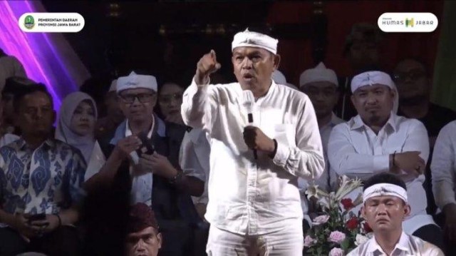 Gak Punya Otak Kamu! Dedi Mulyadi Murka Acaranya di Subang Diganggu Teriakan Suporter Persikas