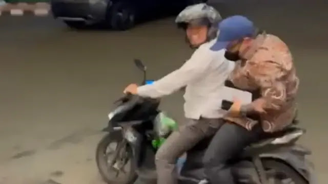 Fahri Hamzah Dianggap Pencitraan Naik Ojol saat Jakarta Macet, Netizen Curiga Sosok Pengemudi