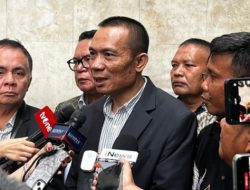 Rismon Sianipar: Kirim Skripsi Jokowi ke Singapura, Kasus Ijazah Palsu Tuntas Sehari!