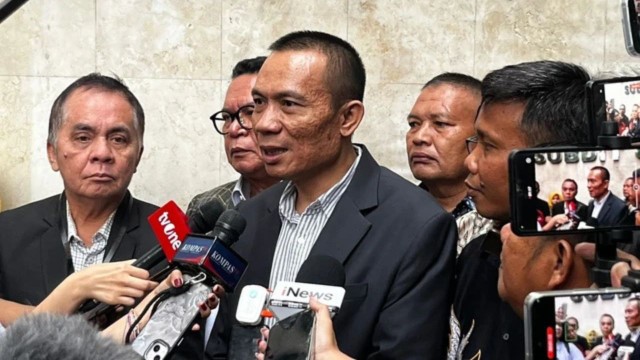 Rismon Sianipar: Kirim Skripsi Jokowi ke Singapura, Kasus Ijazah Palsu Tuntas Sehari!