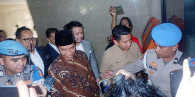 Tom Pasaribu: Polri Terlalu Membela Jokowi