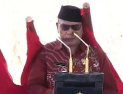 Detik-detik Pembaca Doa Acara Panen Jagung Prabowo Tertimpa Bendera