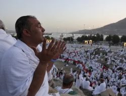 Doa Khotbah Arafah: Ya Allah, Tolonglah Rakyat Palestina dan Hancurkan Musuh-musuh Mereka