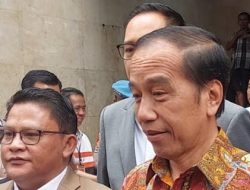 Tuntutan Pemakzulan Gibran Bikin Jokowi Oleng