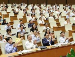 Vietnam Hapus Pemerintahan Setingkat Kabupaten-Kota, Pecat 80.000 PNS