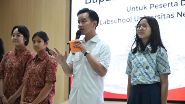 Kunjungi SMP Labschool, Wapres Gibran: Pakai AI Dengan Baik Sesuai Etika Yang Ada, Jangan Melanggar!