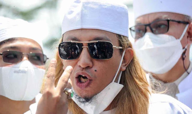Adik Diduga Diperkosa dan Dikeroyok, Habib Bahar Ngamuk di Kantor Polisi!