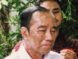 Dokter Tifa: Sakit Kulit Jokowi Akibat Stres Berat