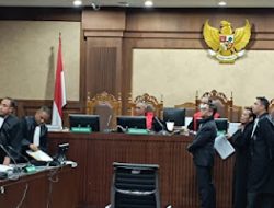 Hasto Rutin Doakan Jokowi dan Megawati di Gunung