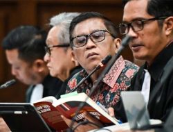 Hasto Kristiyanto Ngaku Diancam Orang Tak Dikenal untuk Tak Pecat Jokowi