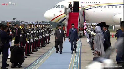 Prabowo Gelar Karpet Biru Sambut Kedatangan PM Malaysia Anwar Ibrahim, Satu Mobil ke Istana