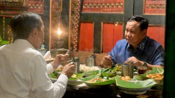 Pelan Tapi Pasti, Prabowo Hapus Jejak Jokowi dari Pemerintahan!