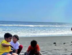 Sempat Dikabarkan Kritis hingga Kabur, Jokowi Posting Momen Bermain di Pantai Bersama Cucu
