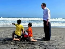 Foto Liburan Jokowi Bersama Cucu Dianggap Hasil Editan, Netizen Bertanya-tanya ke Mana Jokowi Pergi