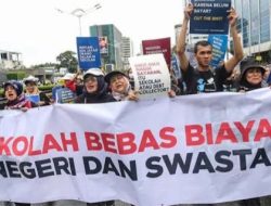 Sekolah Swasta Gratis cuma Pepesan Kosong