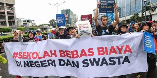 Sekolah Swasta Gratis cuma Pepesan Kosong