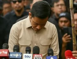 Tak Sulit Makzulkan Gibran