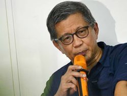 Rocky Gerung Sebut Jokowi Kecanduan Kamera Hingga Alami Psikosomatik