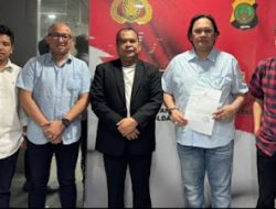 Dituduh Otak Pemalsuan Ijazah Jokowi, Paiman Tuntut Roy Suryo Cs Bayar Rp 1,5 Miliar!