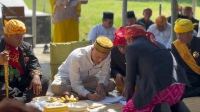 Kiai Fuad Plered Dihukum Adat Karena Ujaran Kebencian