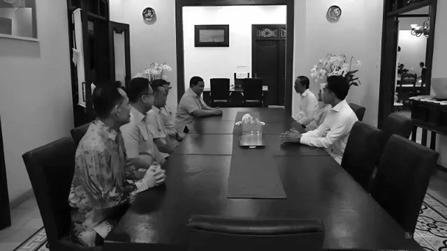 Analis Bongkar 4 Sinyal dari Pertemuan Prabowo-Jokowi di Solo!