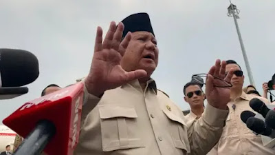 Prabowo Tegaskan Bernegara Jangan Terlalu Mendewakan Demokrasi, yang Penting Rakyat Kenyang