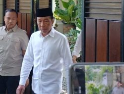 Jokowi Baru Masuk Grup WA Alumni Setelah Temannya Memohon